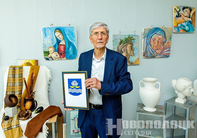 o-sozdanii-gerba-i-flaga-novopolocka-rasskazal-ix-avtor